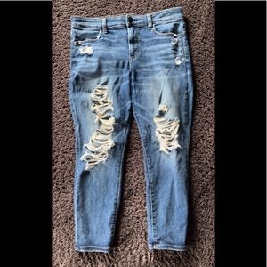 American Eagle jegging  distressed crop jeans 12s
